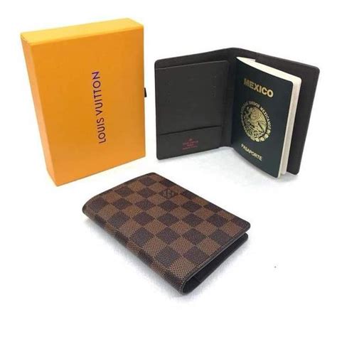 porta pasaporte louis vuitton